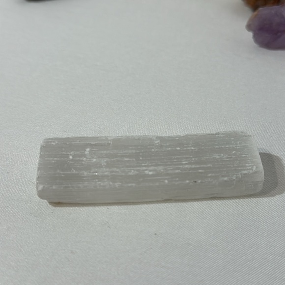 Rocks minerals and crystals lot of 9 piece 1 lb different sizes and shapes - Picture 4 of 11